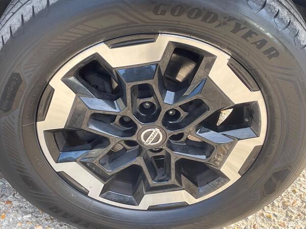 Nissan Navara 2.3 dCi Tekna 4WD Euro 6 (s/s) 4dr