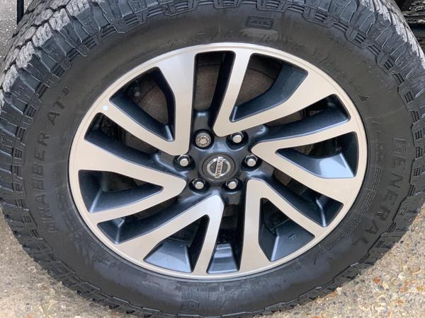 Nissan Navara 2.3 dCi Tekna 4WD Euro 6 (s/s) 4dr
