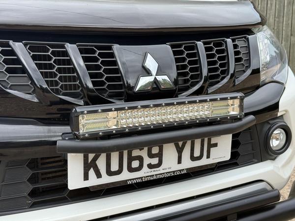 Mitsubishi L200 2.4 DI-D DC Barbarian Black Auto 4WD Euro 6 4dr (Roll Top)