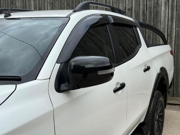 Mitsubishi L200 2.4 DI-D DC Barbarian Black Auto 4WD Euro 6 4dr (Roll Top)
