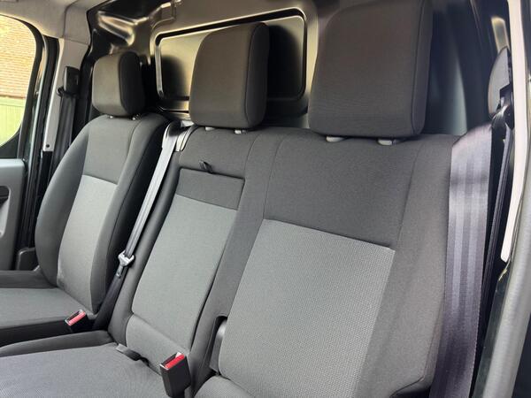 Peugeot Expert 2.0 BlueHDi 1400 Professional Premium Standard Panel Van MWB Euro 6 (s/s) 6dr