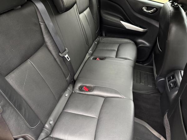 Nissan Navara 2.3 dCi Tekna Auto 4WD Euro 6 4dr