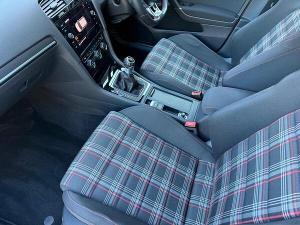 Volkswagen Golf 2.0 TSI GTI Performance Euro 6 (s/s) 5dr