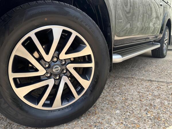 Nissan Navara 2.3 dCi Tekna 4WD Euro 5 4dr