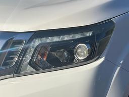 Nissan Navara 2.3 dCi Tekna 4WD Euro 6 (s/s) 4dr at 46th