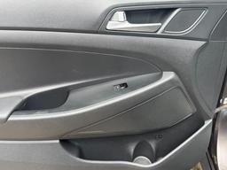 Hyundai TUCSON 1.7 CRDi Blue Drive SE Nav Euro 6 (s/s) 5dr at 37th