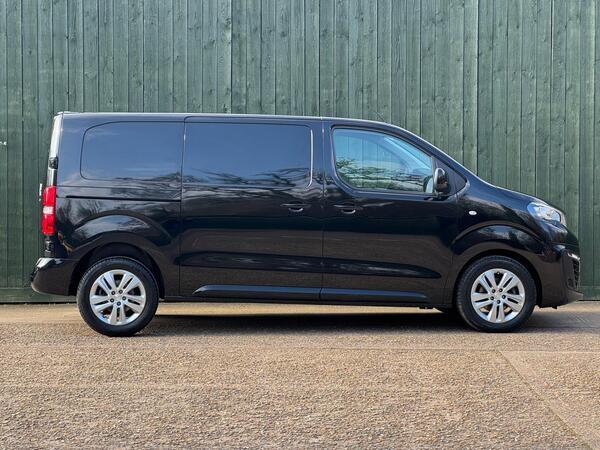 Peugeot Expert 2.0 BlueHDi 1400 Professional Premium Standard Panel Van MWB Euro 6 (s/s) 6dr