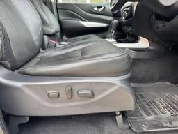 Nissan Navara 2.3 dCi Tekna Auto 4WD Euro 6 4dr at 15th