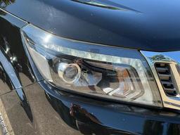 Nissan Navara 2.3 dCi Tekna 4WD Euro 6 (s/s) 4dr at 42th