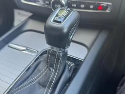 Volvo XC60 2.0 T5 R-Design Auto AWD Euro 6 (s/s) 5dr at 16th