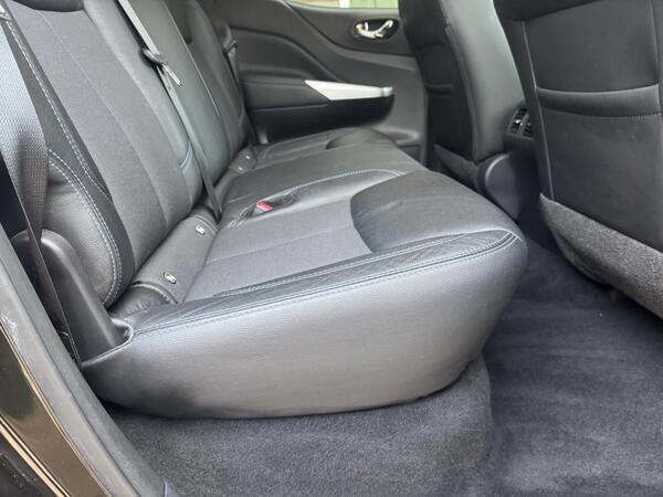 Nissan Navara 2.3 dCi N-Guard Auto 4WD Euro 6 4dr