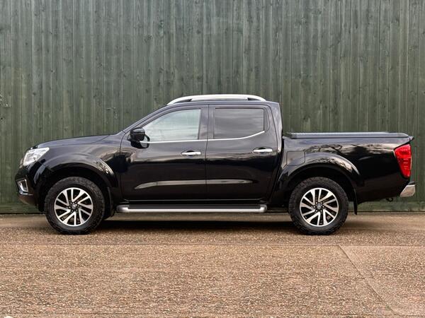 Nissan Navara 2.3 dCi Tekna 4WD Euro 6 (s/s) 4dr