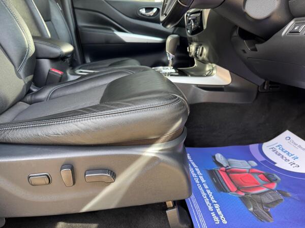 Nissan Navara 2.3 dCi N-Guard Auto 4WD Euro 6 4dr