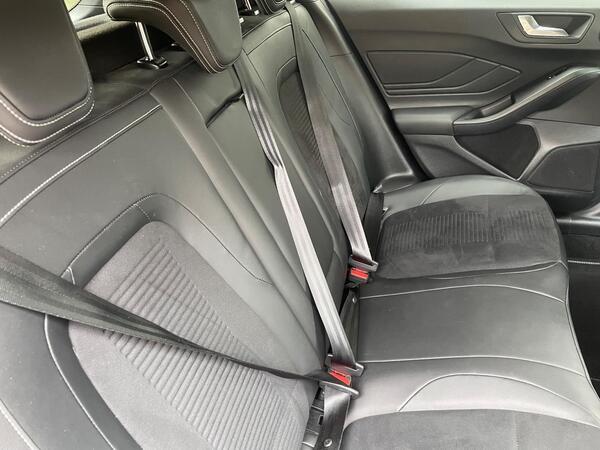 Ford Focus 2.3T EcoBoost ST Euro 6 (s/s) 5dr