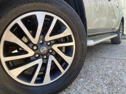 Nissan Navara 2.3 dCi Tekna Auto 4WD Euro 6 4dr at 43th