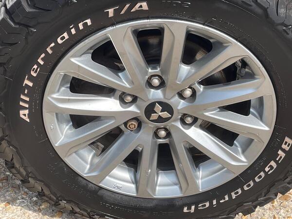 Mitsubishi L200 2.4 DI-D DC Barbarian Auto 4WD Euro 6 4dr