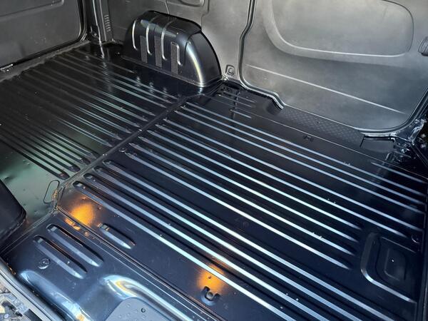 Renault Trafic 2.0 dCi ENERGY 28 Black Edition EDC SWB Standard Roof Euro 6 (s/s) 5dr