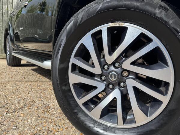 Nissan Navara 2.3 dCi Tekna 4WD Euro 5 4dr