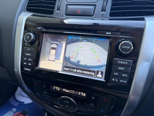 Nissan Navara 2.3 dCi Tekna Auto 4WD Euro 6 4dr