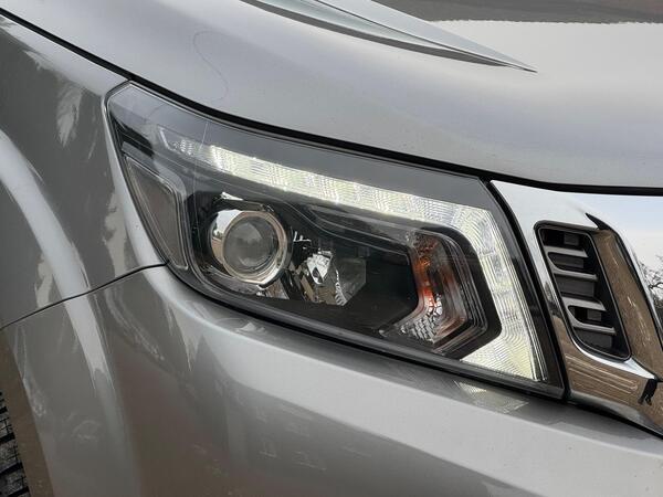 Nissan Navara 2.3 dCi Tekna Auto 4WD Euro 6 4dr