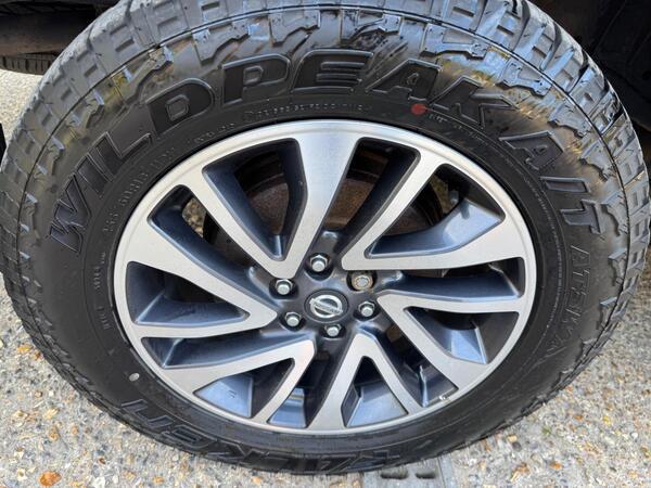 Nissan Navara 2.3 dCi Tekna Auto 4WD Euro 6 4dr