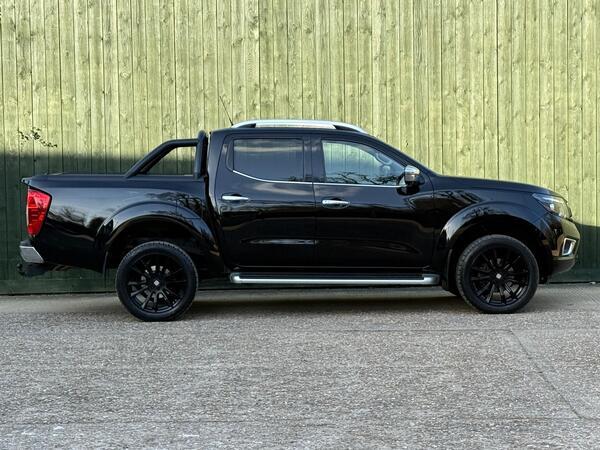 Nissan Navara 2.3 dCi Tekna Auto 4WD Euro 6 4dr