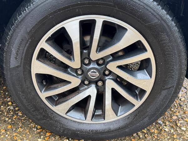 Nissan Navara 2.3 dCi Tekna 4WD Euro 6 (s/s) 4dr