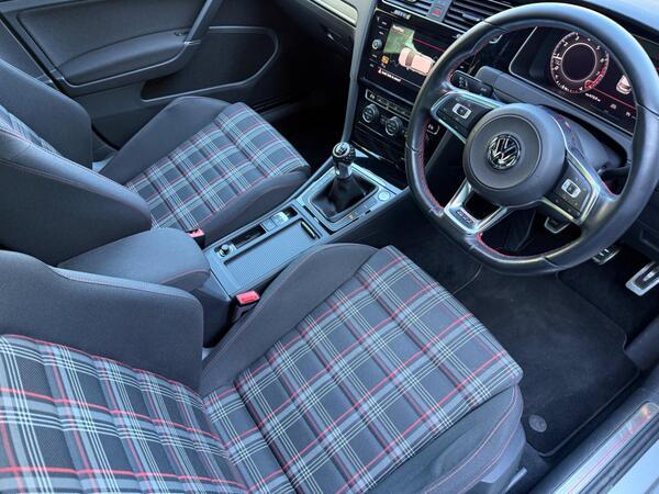 Volkswagen Golf 2.0 TSI GTI Performance Euro 6 (s/s) 5dr