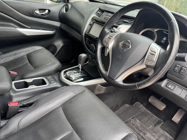 Nissan Navara 2.3 dCi Tekna Auto 4WD Euro 6 4dr