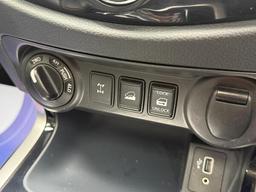 Nissan Navara 2.3 dCi N-Guard Auto 4WD Euro 6 4dr at 24th