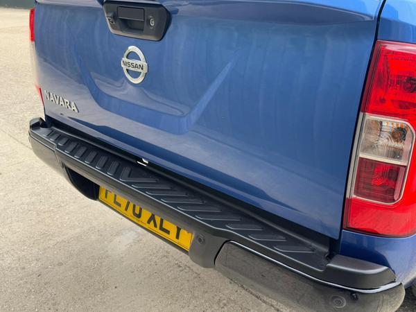 Nissan Navara 2.3 dCi N-Guard Auto 4WD Euro 6 4dr