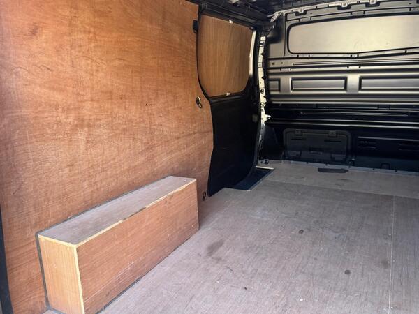 Renault Trafic 2.0 dCi ENERGY 30 Sport LWB Standard Roof Euro 6 (s/s) 5dr