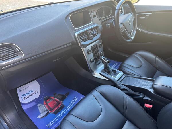 Volvo V40 Cross Country 1.5 T3 Pro Auto Euro 6 (s/s) 5dr
