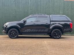 Nissan Navara 2.3 dCi N-Guard Auto 4WD Euro 6 4dr at 7th