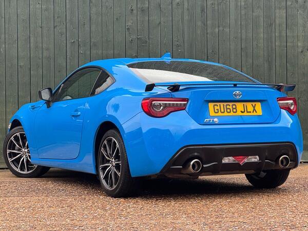 Toyota GT86 2.0 Boxer D-4S Club Series Blue Edition Euro 6 2dr