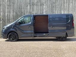 Renault Trafic 2.0 dCi ENERGY 30 Black Edition LWB Standard Roof Euro 6 (s/s) 5dr at 11th