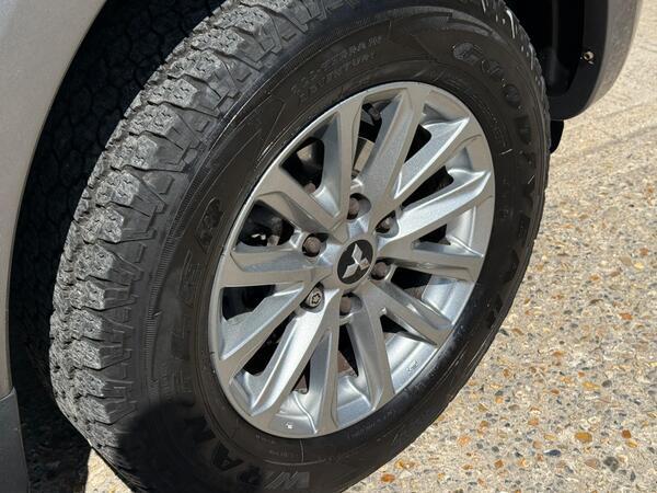 Mitsubishi L200 2.4 DI-D DC Barbarian Auto 4WD Euro 6 4dr