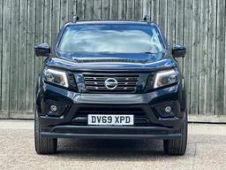 Nissan Navara 2.3 dCi N-Guard Auto 4WD Euro 6 4dr at 5th