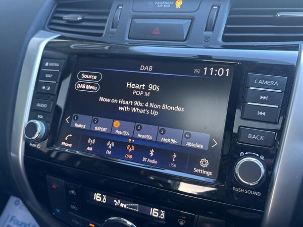 Nissan Navara 2.3 dCi Tekna 4WD Euro 6 (s/s) 4dr