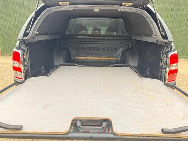 Mitsubishi L200 2.4 DI-D DC Barbarian Auto 4WD Euro 6 4dr