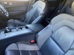 Volvo XC60 2.0 B5 MHEV R-Design Pro Auto Euro 6 (s/s) 5dr at 20th
