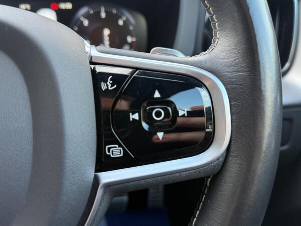 Volvo XC60 2.0 D4 R-Design Auto Euro 6 (s/s) 5dr