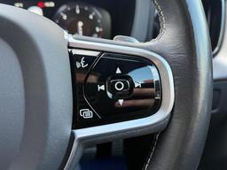 Volvo XC60 2.0 D4 R-Design Auto Euro 6 (s/s) 5dr at 36th