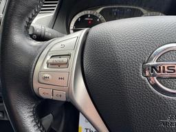 Nissan Navara 2.3 dCi N-Guard Auto 4WD Euro 6 4dr at 21th
