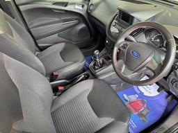 Ford Transit Courier 1.5 TDCi Sport L1 Euro 6 5dr at 2th