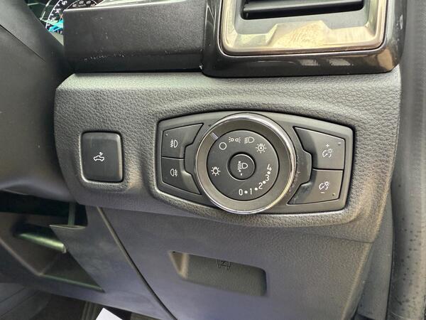 Ford Ranger 2.0 EcoBlue Thunder Pickup Double Cab 4dr Diesel Auto 4WD Euro 6 (s/s) (213 ps)