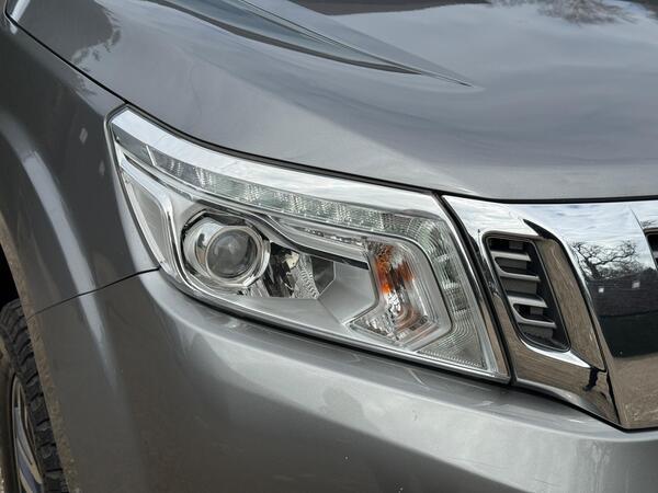 Nissan Navara 2.3 dCi Tekna Auto 4WD Euro 6 4dr