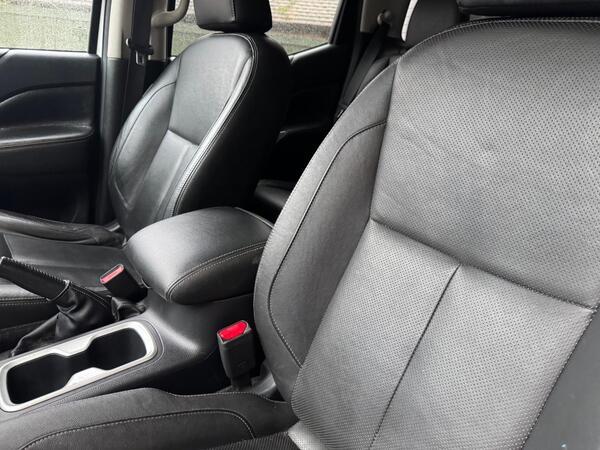 Nissan Navara 2.3 dCi Tekna Auto 4WD Euro 6 4dr