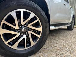 Nissan Navara 2.3 dCi Tekna Auto 4WD Euro 6 4dr at 42th