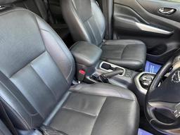 Nissan Navara 2.3 dCi Tekna Auto 4WD Euro 6 4dr at 9th